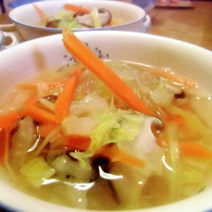 白菜と春雨の生姜風味スープ